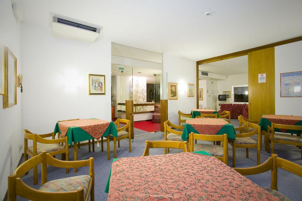 Hotel Metropol Каорле Экстерьер фото