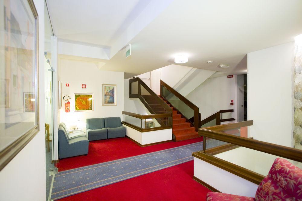 Hotel Metropol Каорле Экстерьер фото