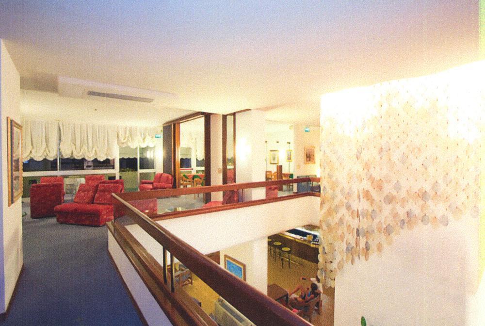 Hotel Metropol Каорле Экстерьер фото
