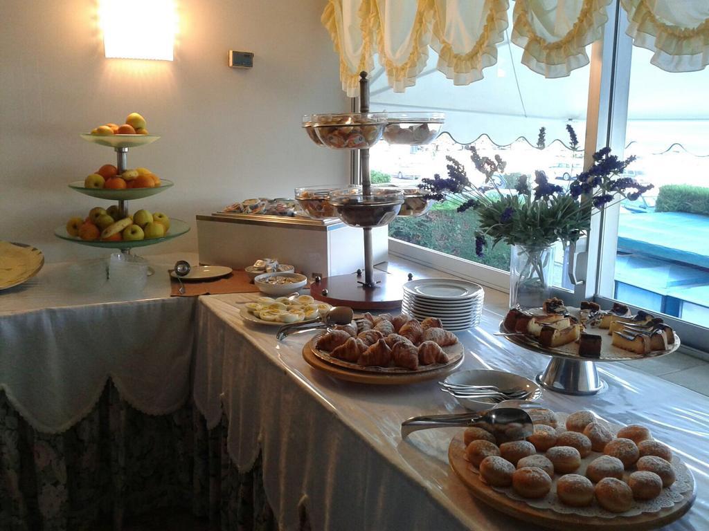 Hotel Metropol Каорле Экстерьер фото