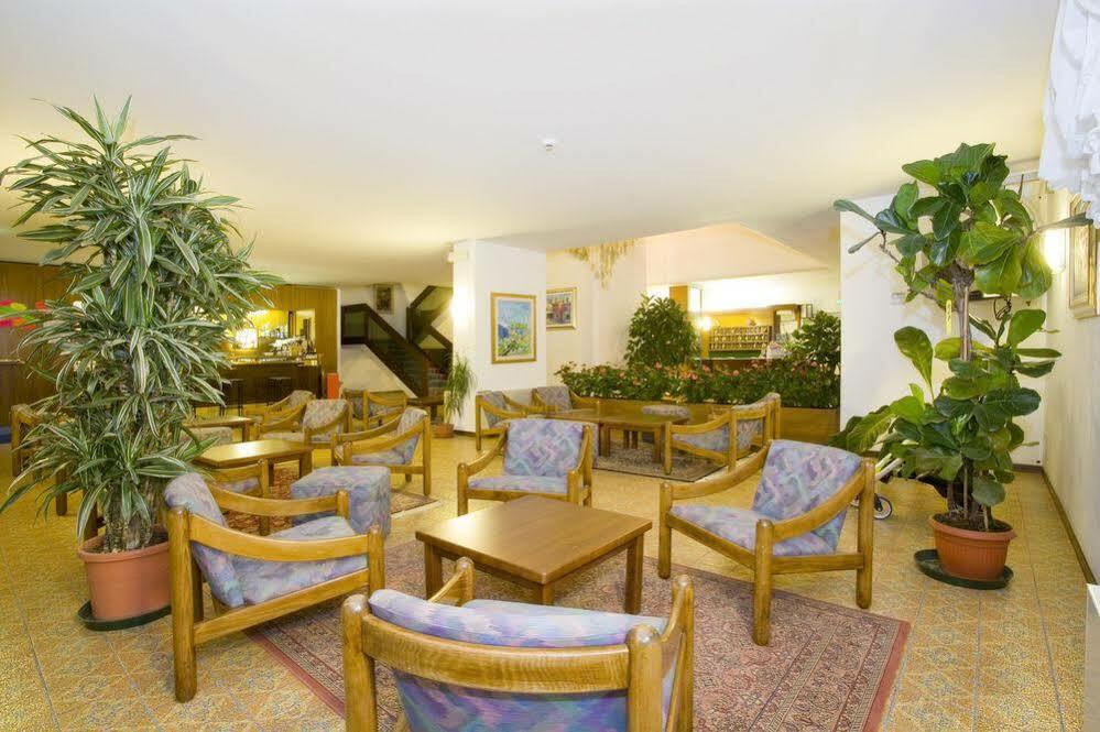 Hotel Metropol Каорле Экстерьер фото